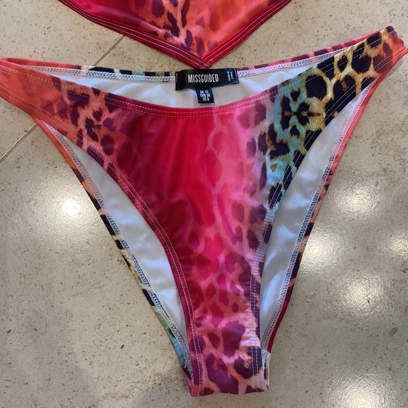 Missguided Strapless Bikini. 2 pc Top size 10/Bottoms size 6 - Picture 2 of 5